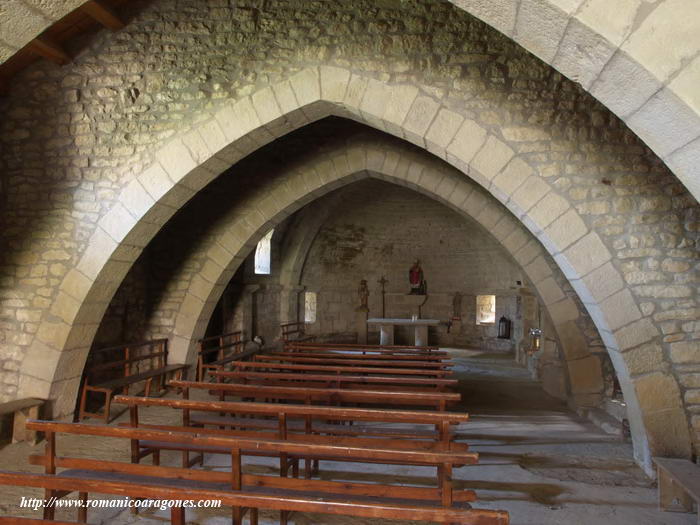 INTERIOR DEL TEMPLO HACIA LA CABECERA